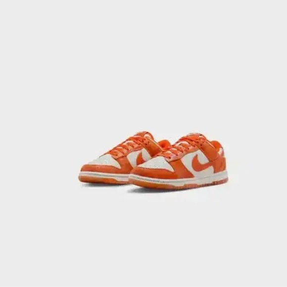 Nike Dunk Low Safety Orange & Light Bone Women's US Size Womens 11 Mens 9.5 NIB - Picture 14 of 16